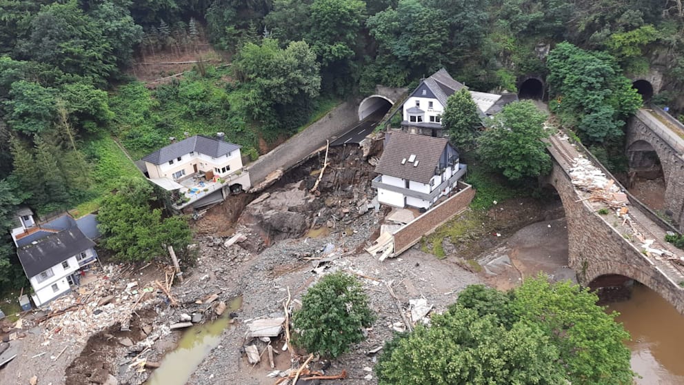 Общество: Последствия стихии: полиция Тюрингии показывает масштабы катастрофы