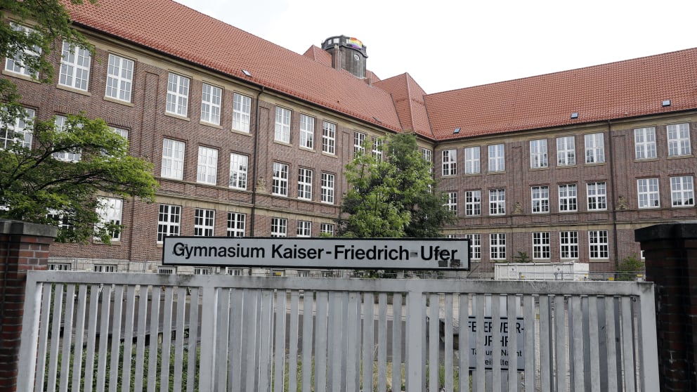 Общество: Школьный скандал в Гамбурге: учителя устроили буйную вечеринку с наркотиками прямо в школе