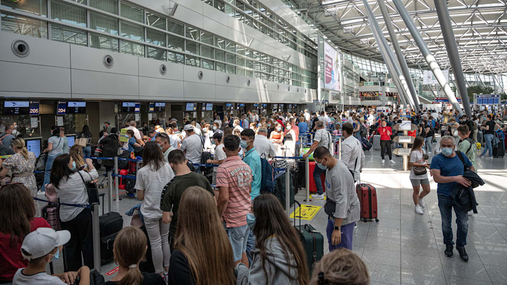 Происшествия: Ножевая атака в аэропорту Дюссельдорфа: преступник в бегах