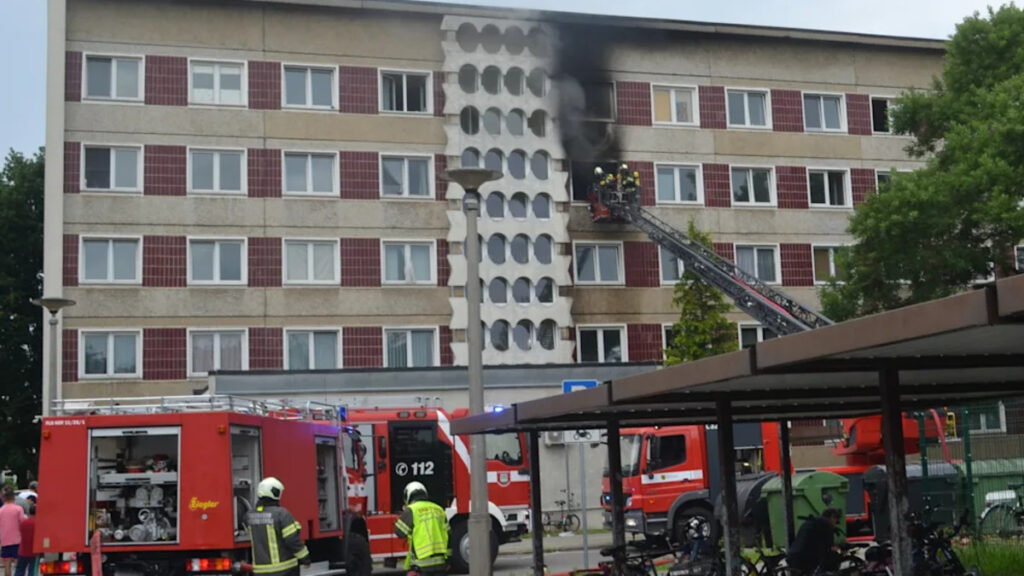 Происшествия: Пожар в приюте для беженцев в Саксонии: эвакуировали 300 человек