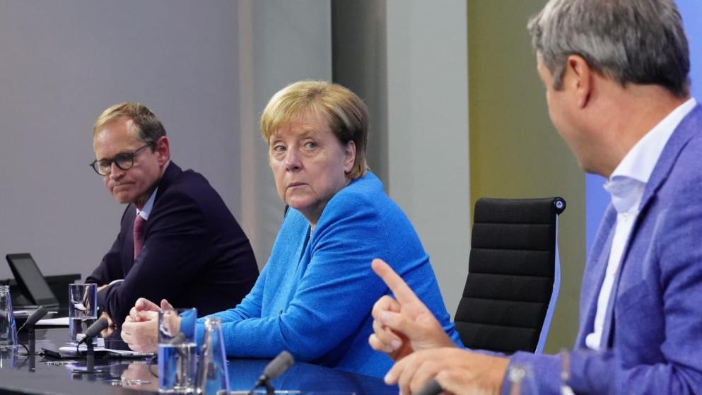 Политика: Германия в ловушке своих убеждений: Меркель не хочет менять меры борьбы с пандемией