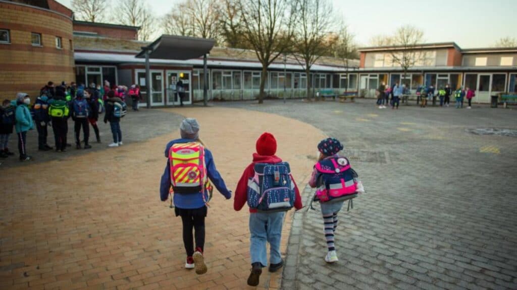Общество: Самые абсурдные корона-правила в школах Германии