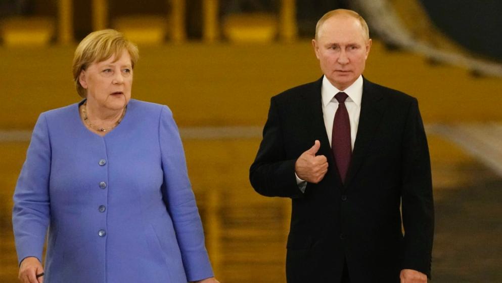 Политика: Визит в Москву: почему Путин будет скучать по Меркель и что означает его секретное послание