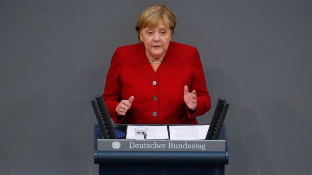 Общество: Капитуляционная речь Меркель в бундестаге