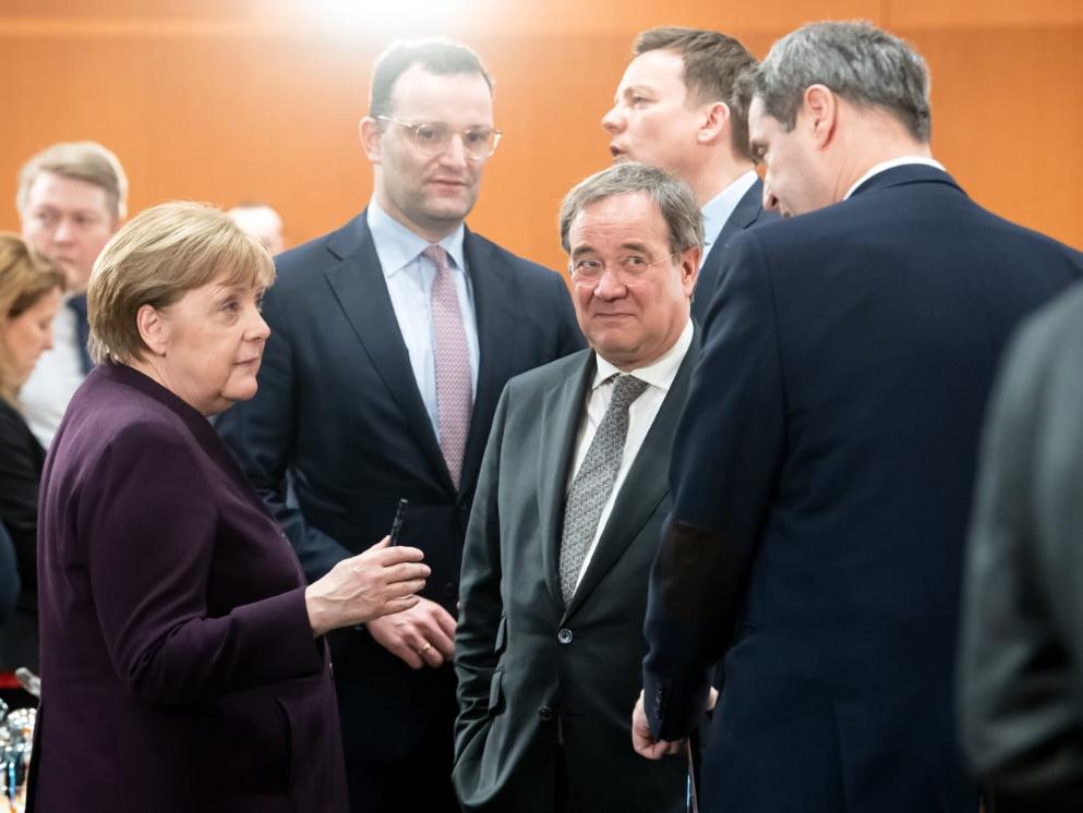 Политика: Сегодня Меркель попытается протолкнуть следующие карантинные меры