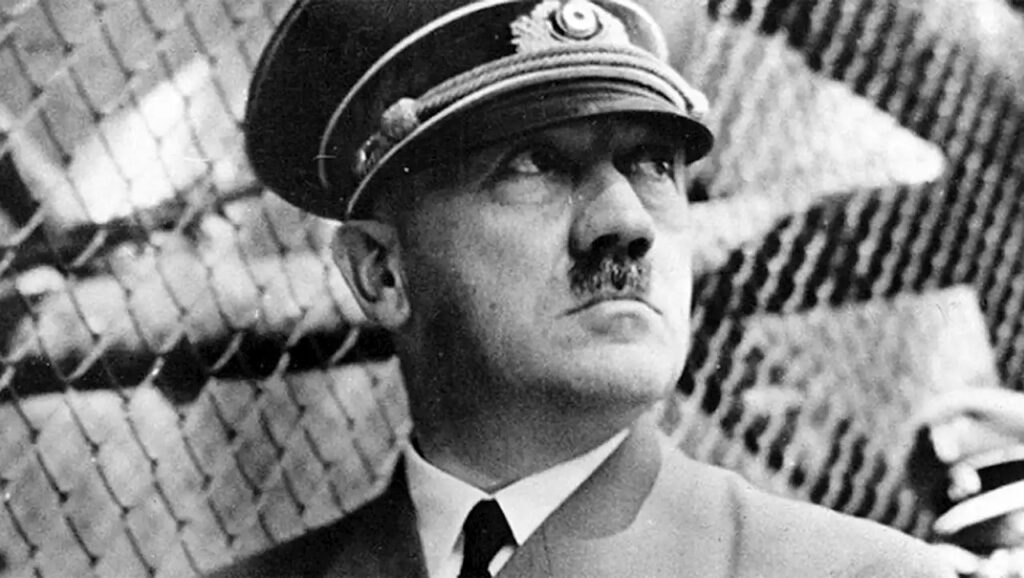 Общество: Вождь, маньяк, вегетарианец: малоизвестные факты об Адольфе Гитлере