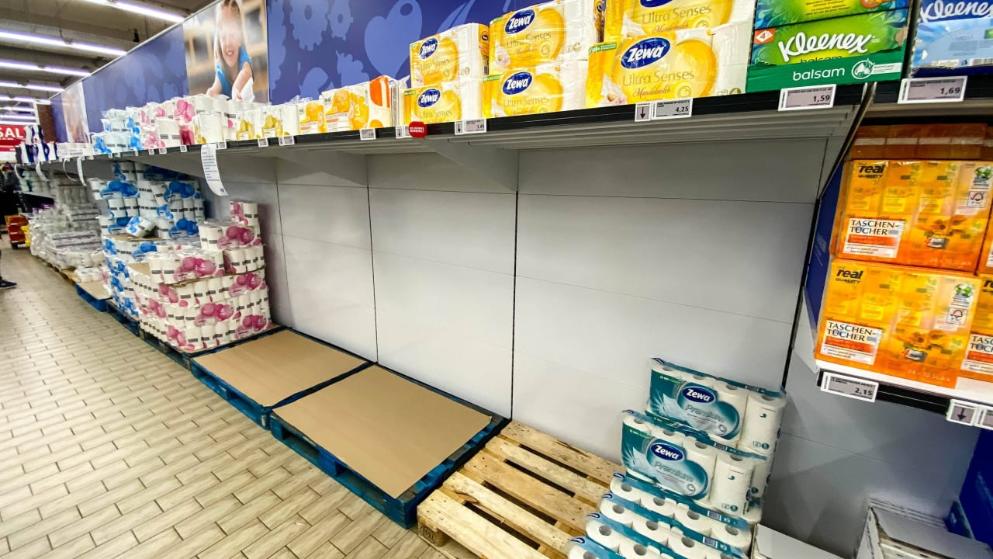 Общество: Пустые полки в немецких супермаркетах: покупатели в панике