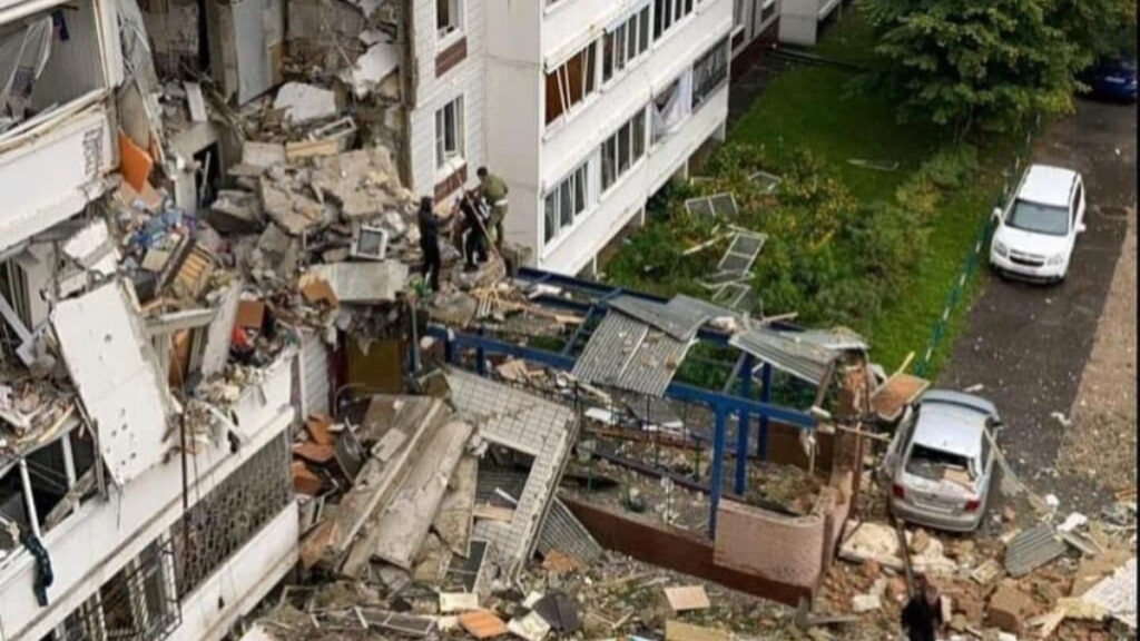 Происшествия: В России в жилом доме произошёл взрыв: есть погибшие