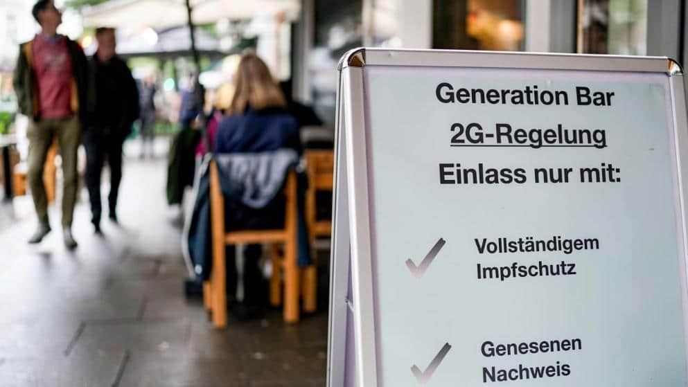 Общество: Берлин вводит правило «2G»: никаких исключений для непривитых