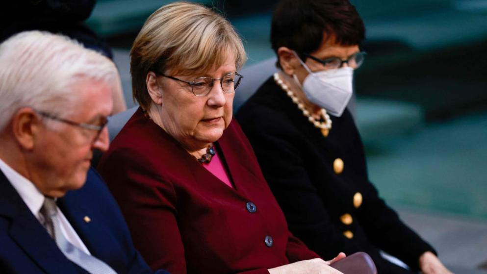 Политика: Первая сессия нового бундестага: Меркель в очках заметили на трибуне