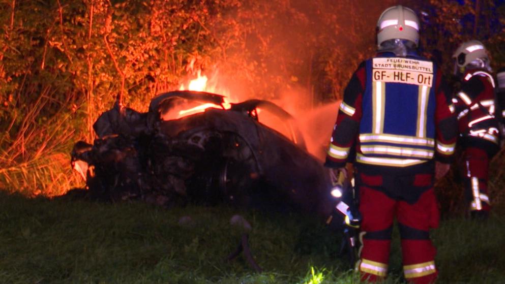 Происшествия: Авария в Шлезвиг-Гольштейне: трое молодых людей сгорели заживо