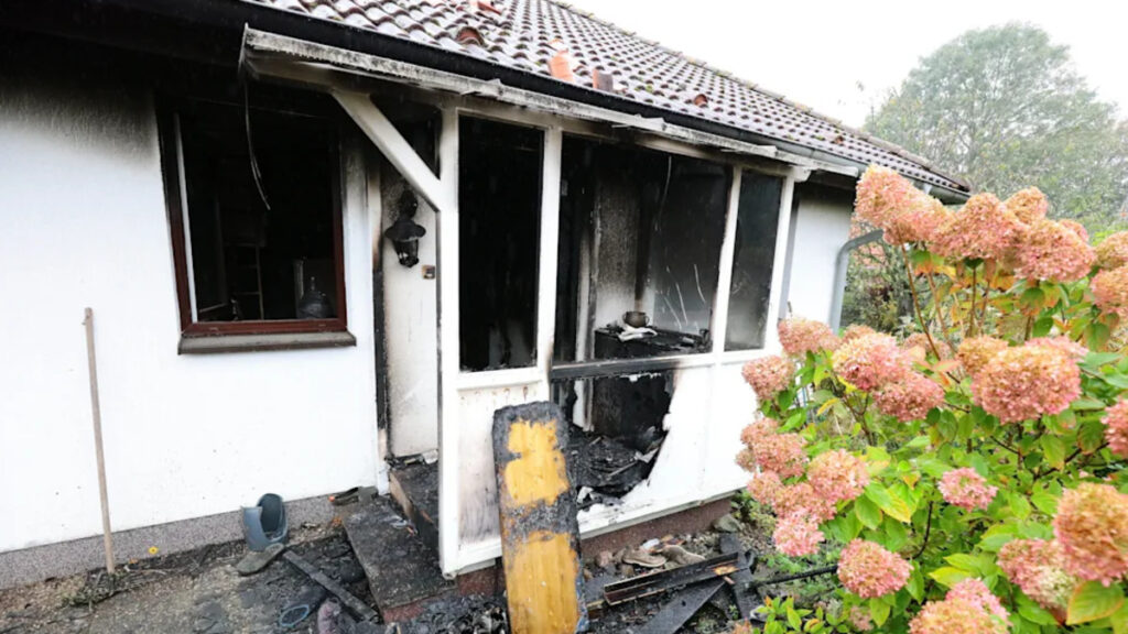 Происшествия: Из-за долгов по коммуналке: немец взорвал свой дом