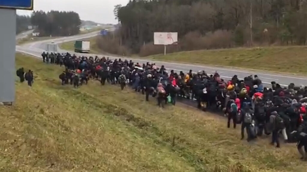 Политика: Между ЕС и Беларусью началась настоящая мигрантская война