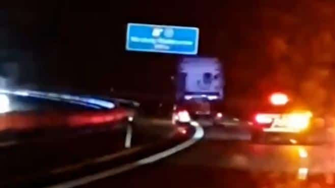 Происшествия: Инцидент в Баварии: неуправляемый грузовик проехал 30 км по трассе