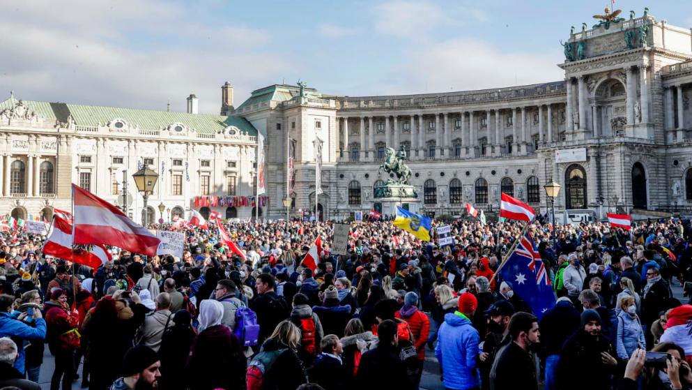 Отовсюду обо всем: В Вене прошел многотысячный митинг противников локдауна и обязательной вакцинации