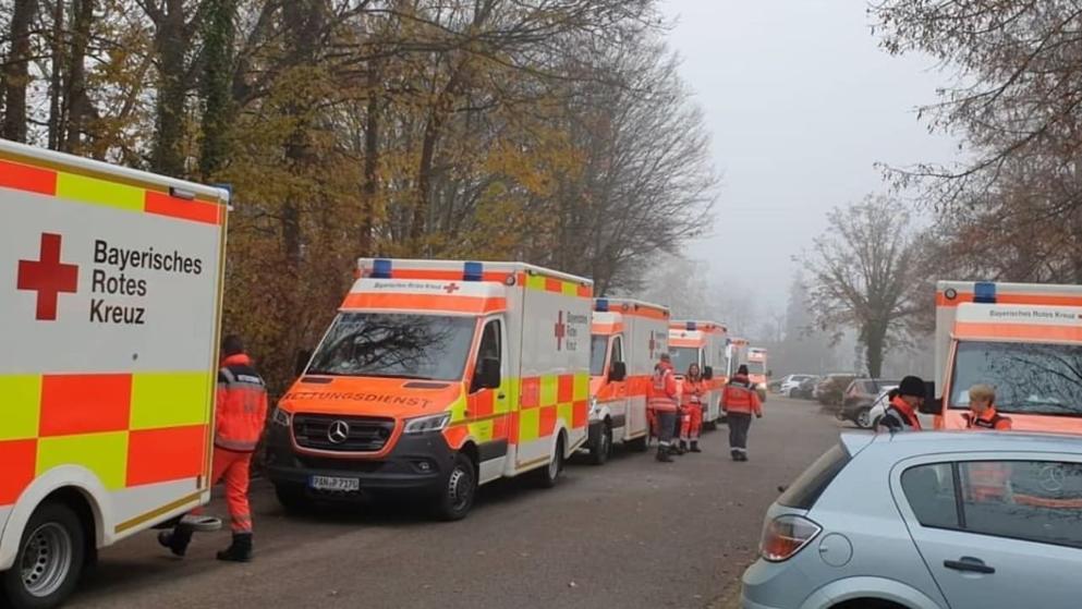Происшествия: 19 машин скорой помощи в очереди перед больницей: ситуация с коронавирусом становится пугающей