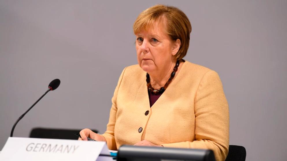 Политика: Меркель пугает немцев локдауном для невакцинированных