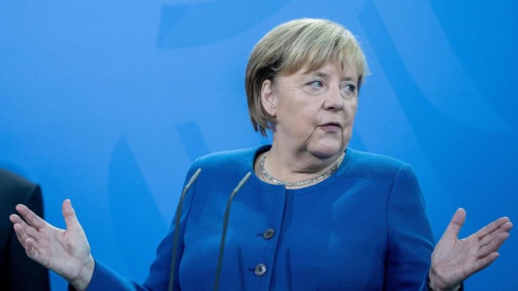 Общество: Ангела Меркель настаивает на коронавстрече с премьер-министрами земель из-за пика заболеваемости