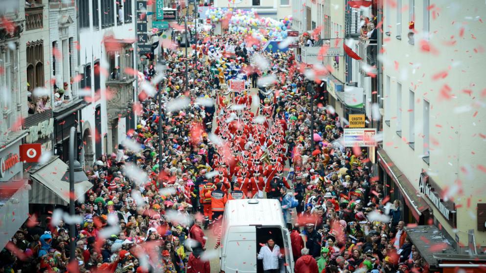 Общество: В Германии начинается карнавальный сезон: какие карантинные правила следует учитывать