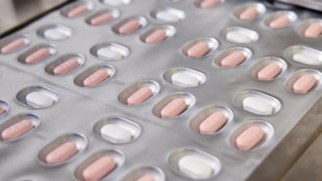 Общество: Германия закупит миллион упаковок нового лекарства от коронавируса, подробности