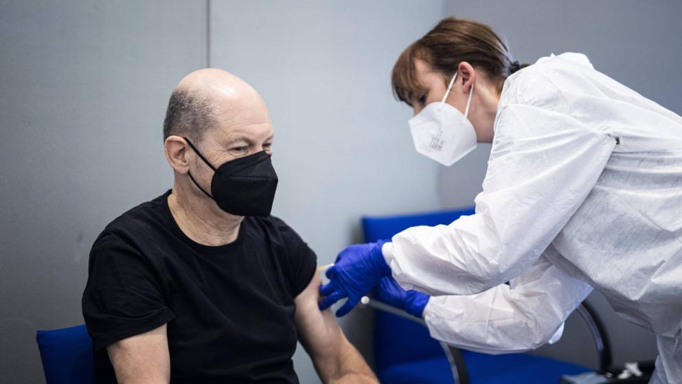 Общество: Германия сокращает срок действия сертификатов вакцинации