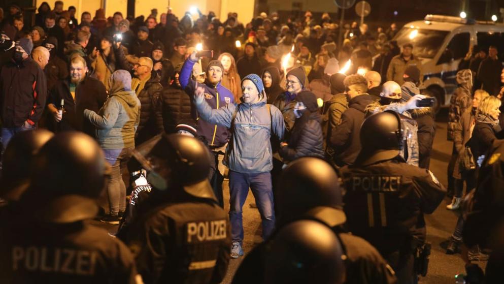 Общество: Насильственные протесты против карантинных мер: в Германии растет риск террора