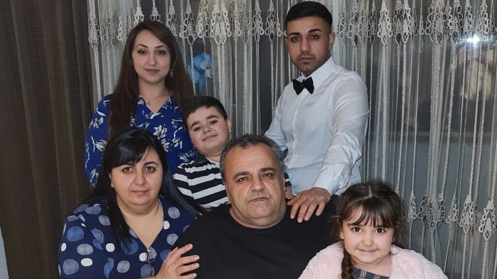 Происшествия: В преддверии праздников власти разделили семью: церковь спасла мать от депортации