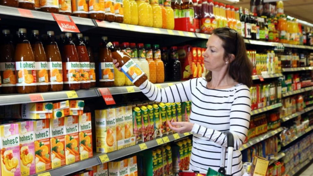 Общество: Товары со скидкой, Pfand для всех бутылок и отказ от пакетов: что изменится для клиентов супермаркетов в 2022 году