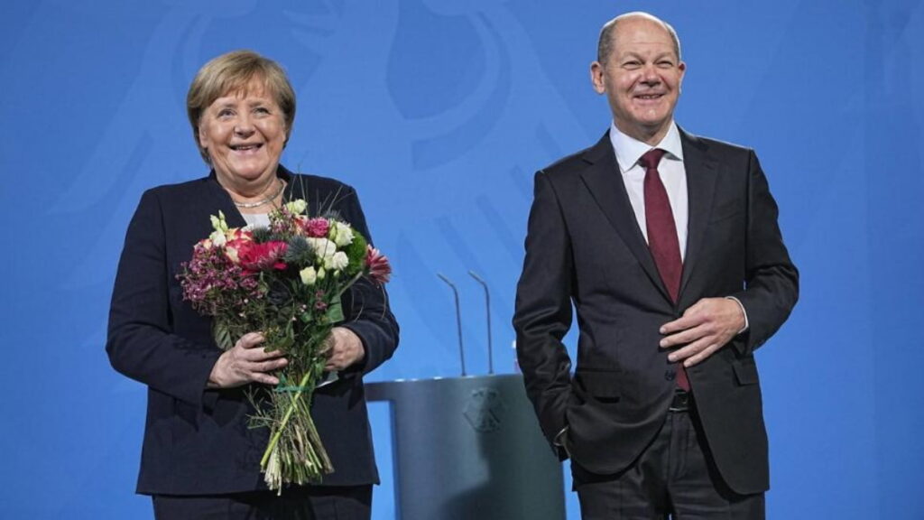 Политика: Популярнее действующего канцлера: рейтинг Ангелы Меркель растет