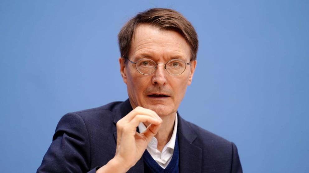 Политика: Лаутербах обещает смягчение карантинных мер «шаг за шагом»