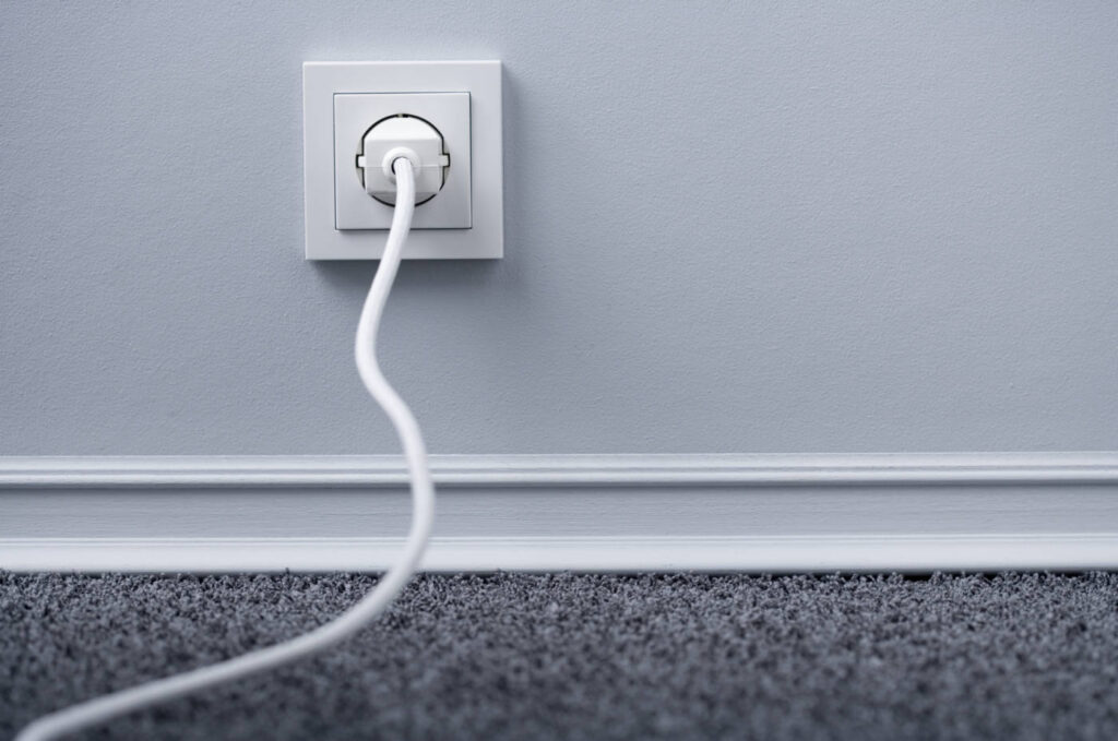 Общество: Десятая часть расходов на электричество: всегда вытаскивайте зарядное устройство из розетки