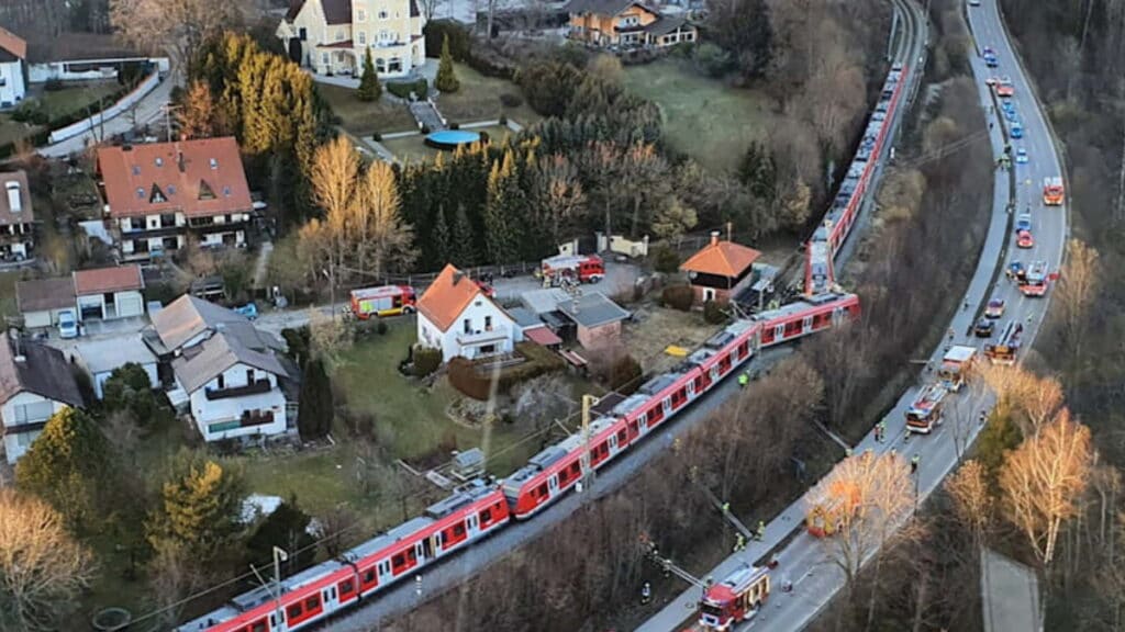 Происшествия: Причина в человеческом факторе? Подробности столкновения двух поездов под Мюнхеном
