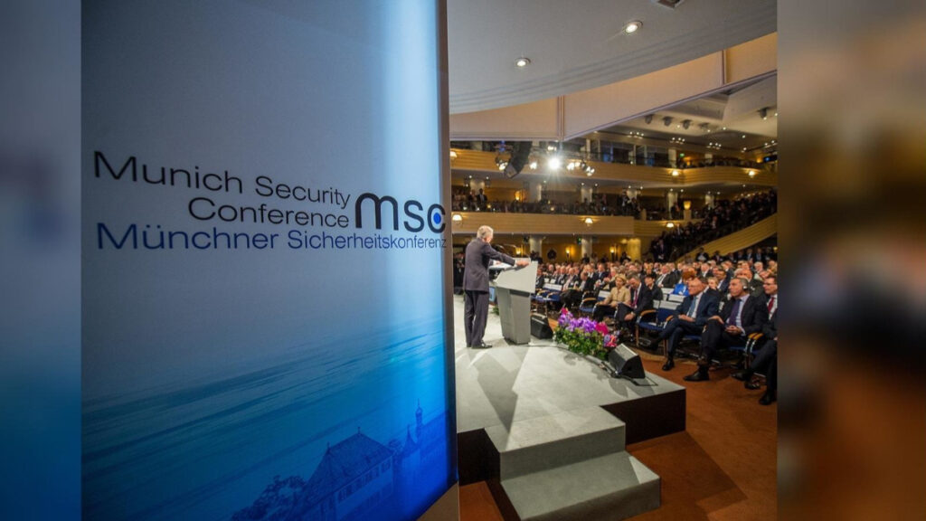 Политика: Мюнхенская конференция по безопасности: Путина пригласили, но он запускает ракеты