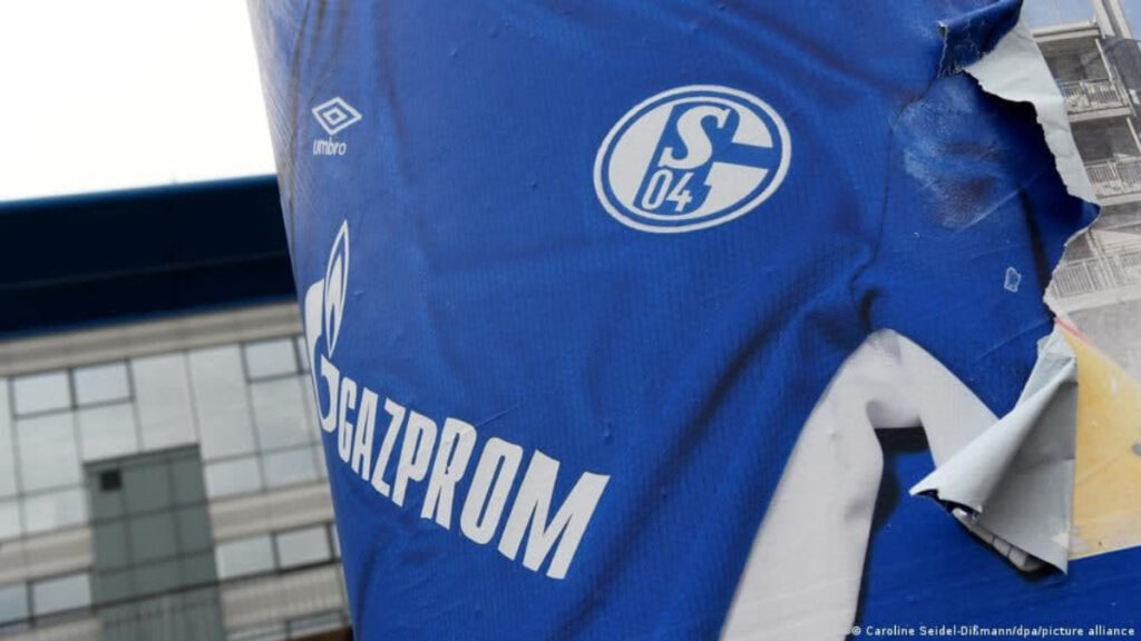 Общество: FC Schalke 04 сказал: «Прощай Россия! Прощай Газпром!»