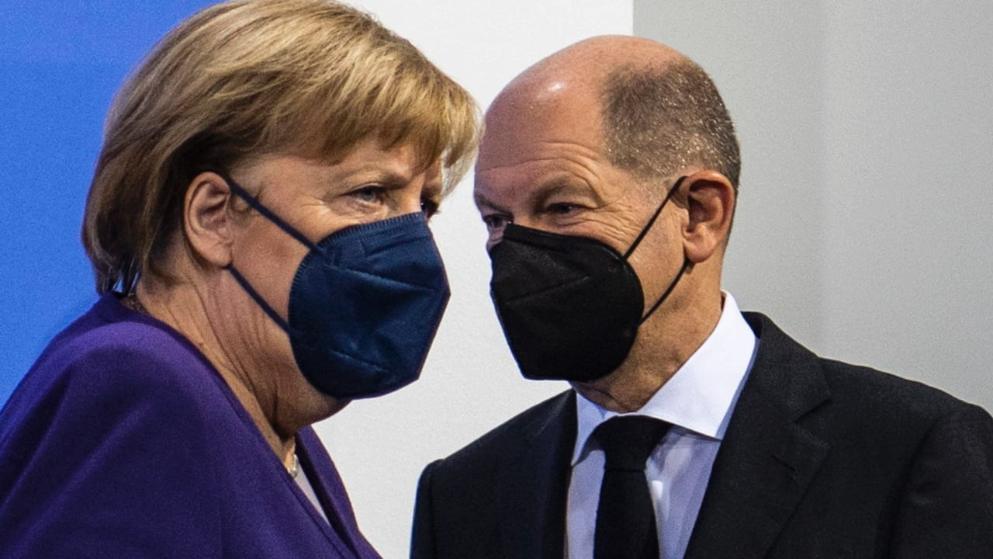 Политика: Перед встречей с Путиным: Шольц провел тайное совещание с Меркель