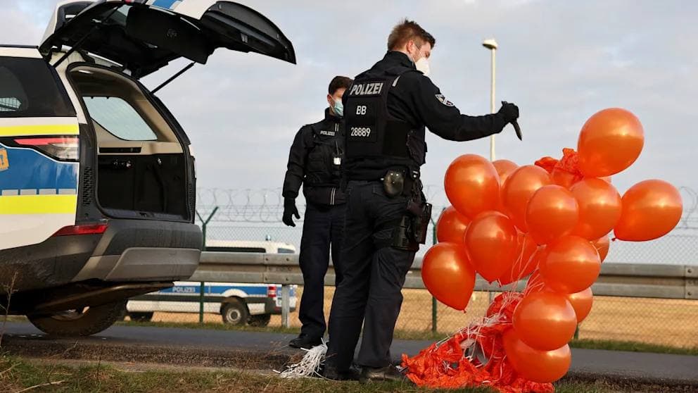 Общество: Полиция предотвратила акцию протеста в аэропорту BER