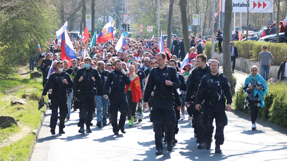 Происшествия: Пророссийский митинг в Бонне - демонстрация позора