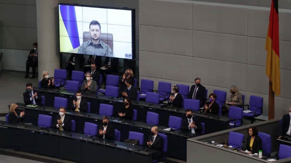 Политика: День позора в бундестаге: президент Украины просит о помощи, а Шольц молчит