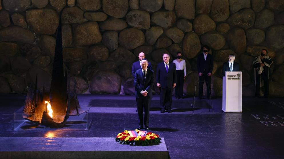 Общество: «Это преступление заставило мир заглянуть в бездну»: Олаф Шольц посетил мемориал Холокоста Яд Вашем