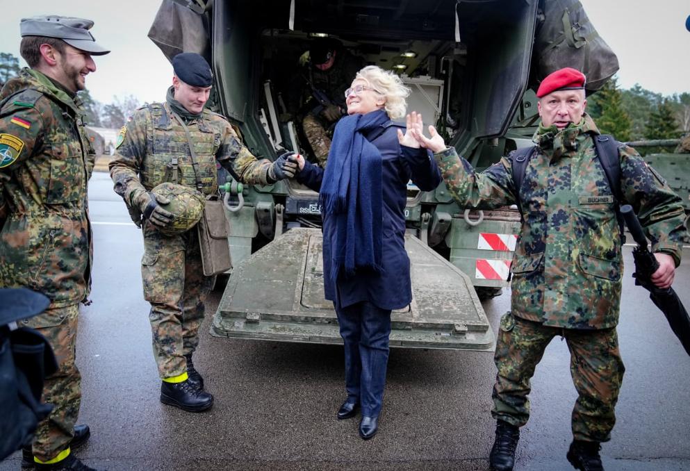 Общество: «Опозорила нашу страну на весь мир»: в Германии не довольны министром обороны