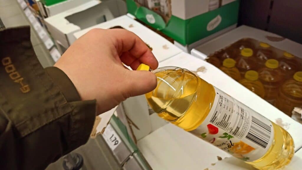 Общество: Немцев призывают не скупать подсолнечное масло из-за войны в Украине