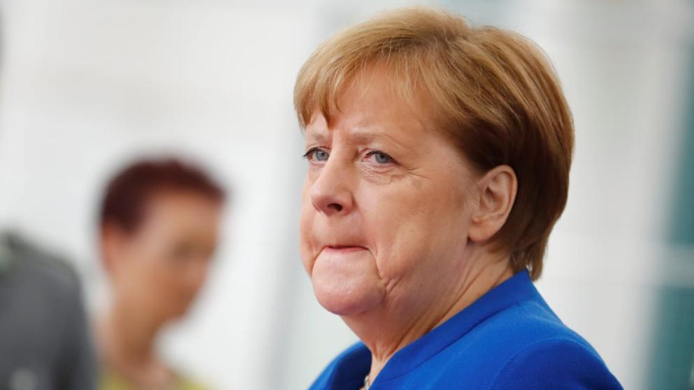 Политика: Война в Украине: Меркель отказывается комментировать ситуацию