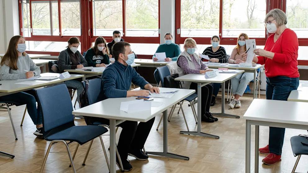 Общество: Класс надежды: украинские беженцы учат немецкий язык ради будущего  