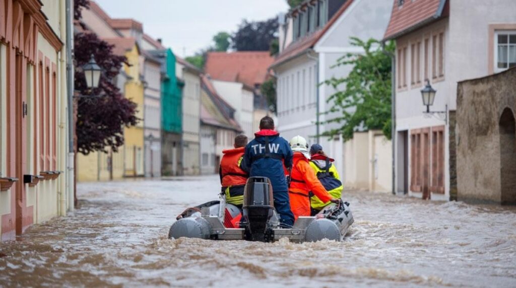 Общество: Как организована система защиты от стихийных бедствий в Германии?