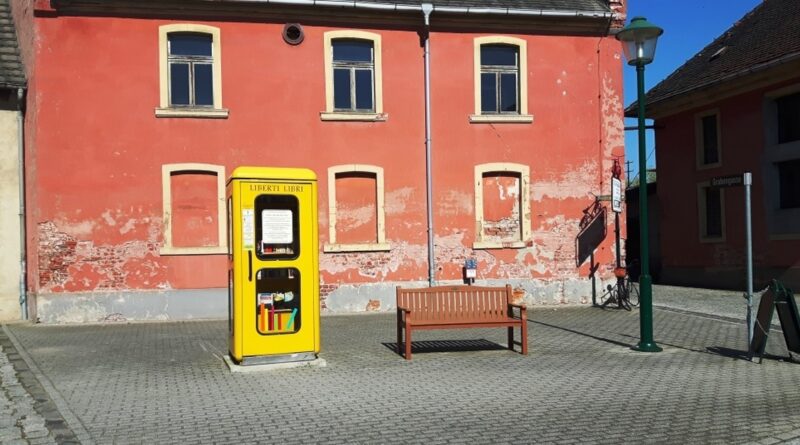 Культура: Германия прощается с телефонной будкой - все из-за распространения мобильной связи
