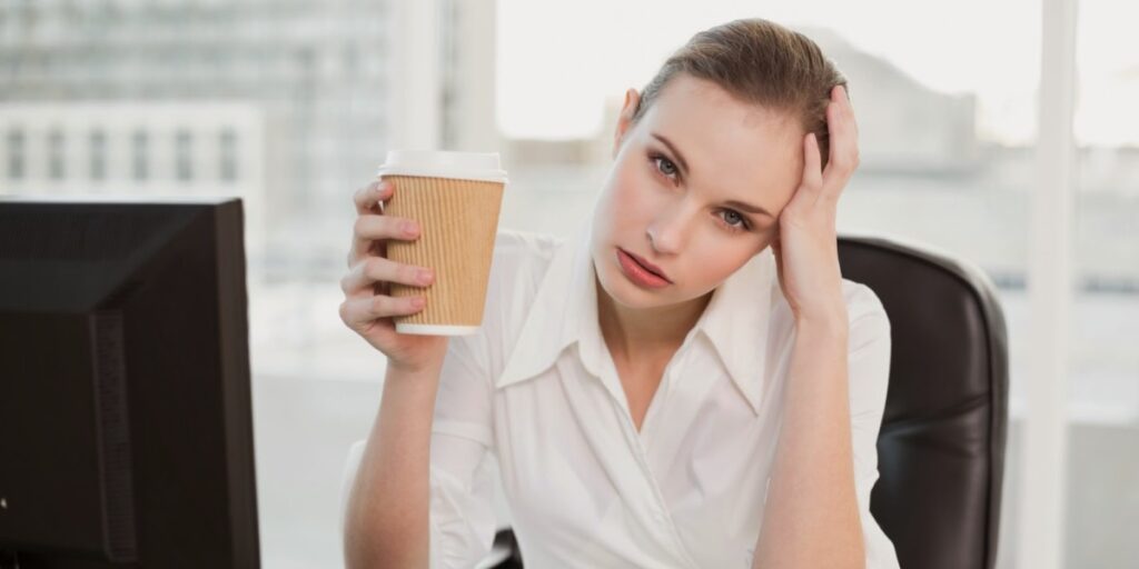 Полезные советы: Почему кофе сушит рот?